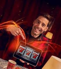 Studio live casino profesional dengan dealer sungguhan di platform mejaqq